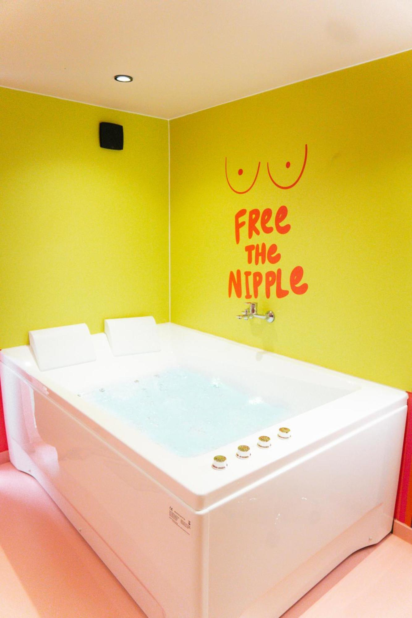 Capsule Girl Power Spa - Balneo - Sauna - Karaoke - Billard - 2 Chambres 沙勒罗瓦 外观 照片