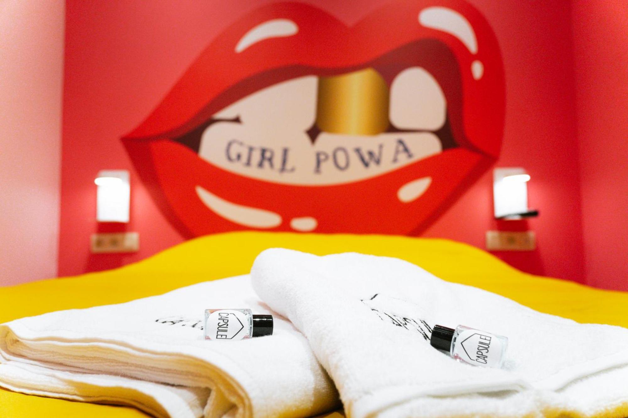 Capsule Girl Power Spa - Balneo - Sauna - Karaoke - Billard - 2 Chambres 沙勒罗瓦 外观 照片