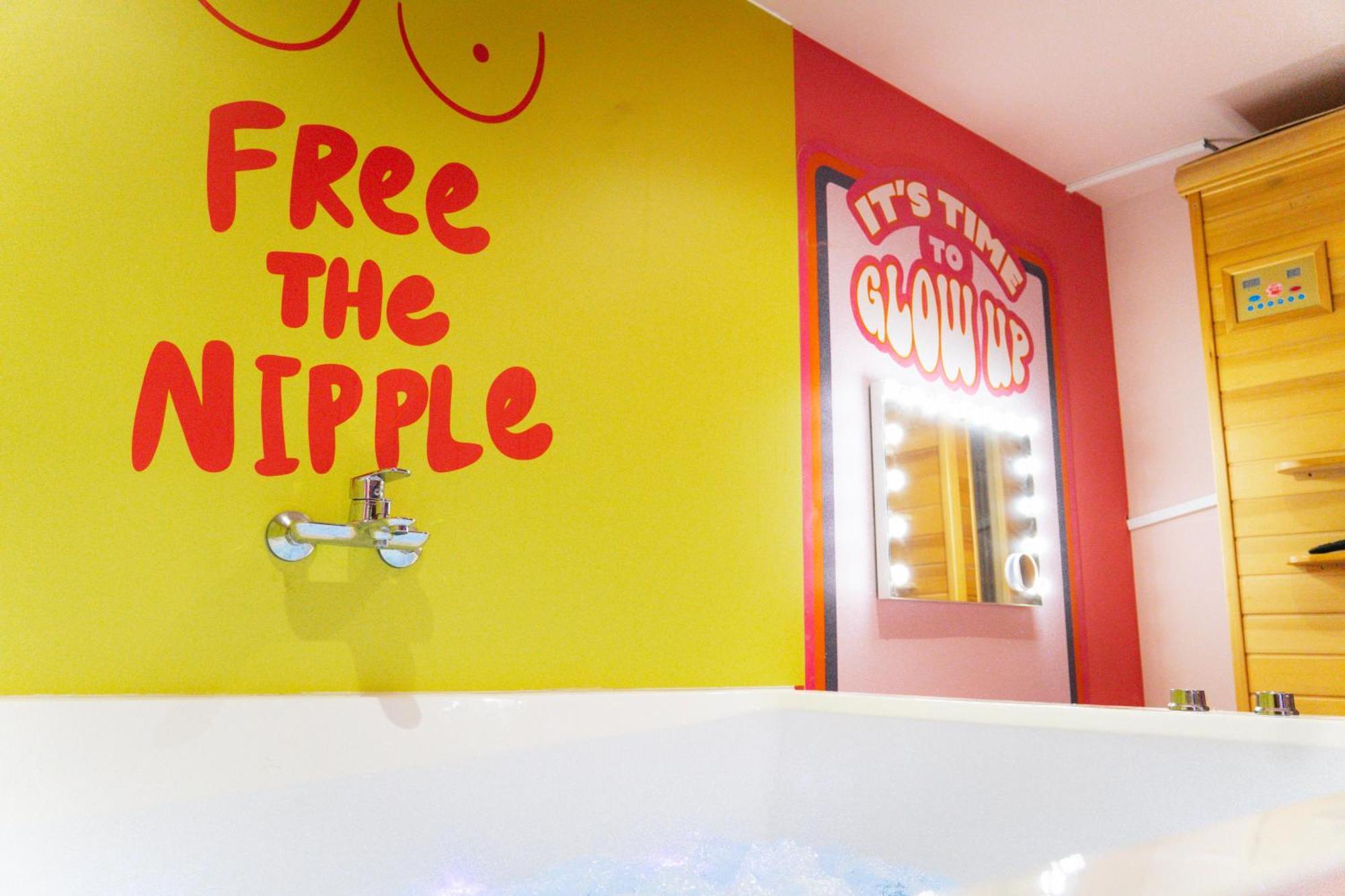 Capsule Girl Power Spa - Balneo - Sauna - Karaoke - Billard - 2 Chambres 沙勒罗瓦 外观 照片
