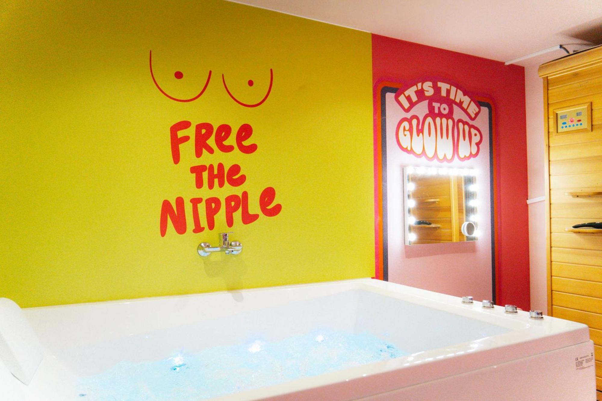 Capsule Girl Power Spa - Balneo - Sauna - Karaoke - Billard - 2 Chambres 沙勒罗瓦 外观 照片