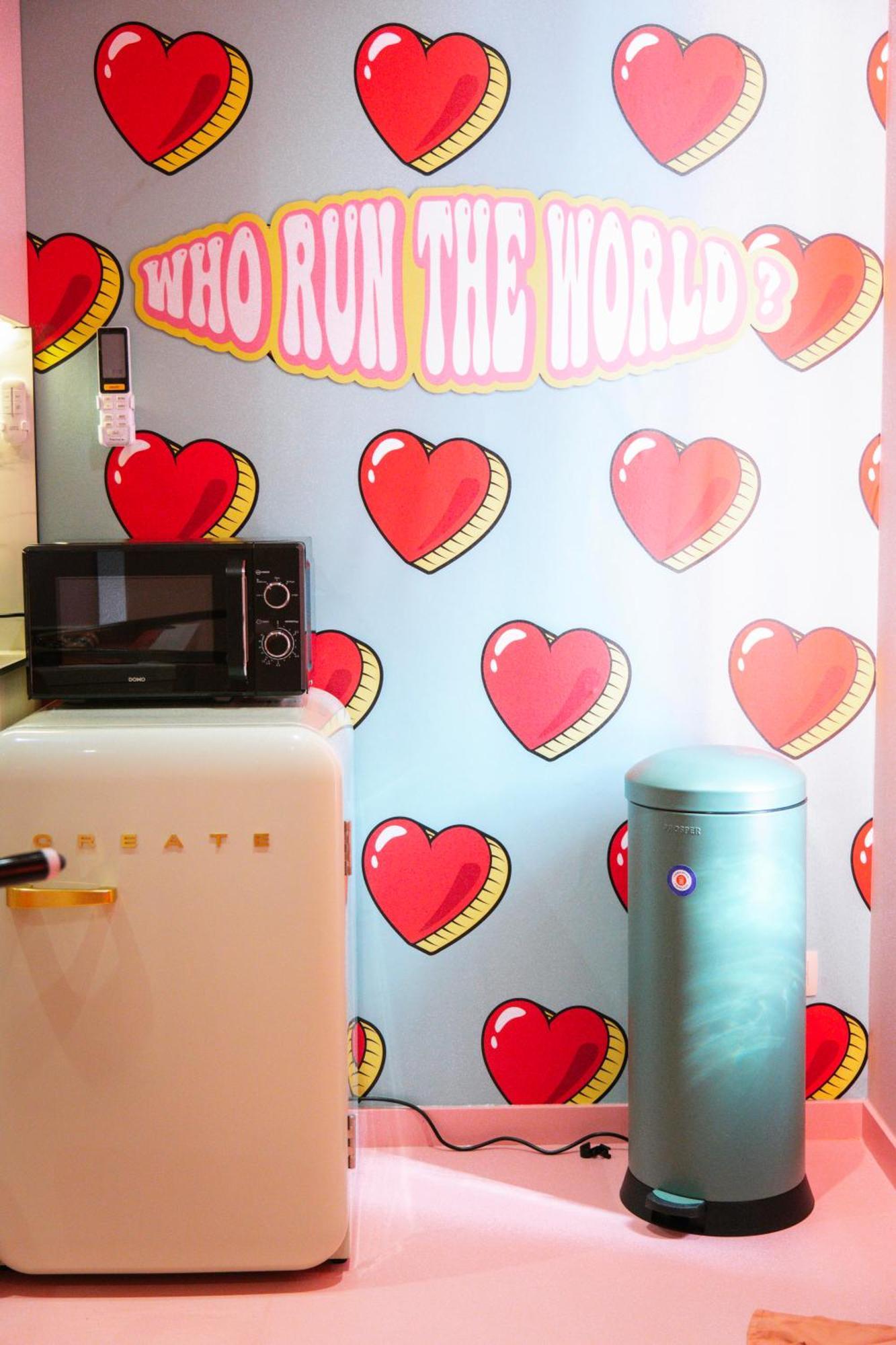 Capsule Girl Power Spa - Balneo - Sauna - Karaoke - Billard - 2 Chambres 沙勒罗瓦 外观 照片