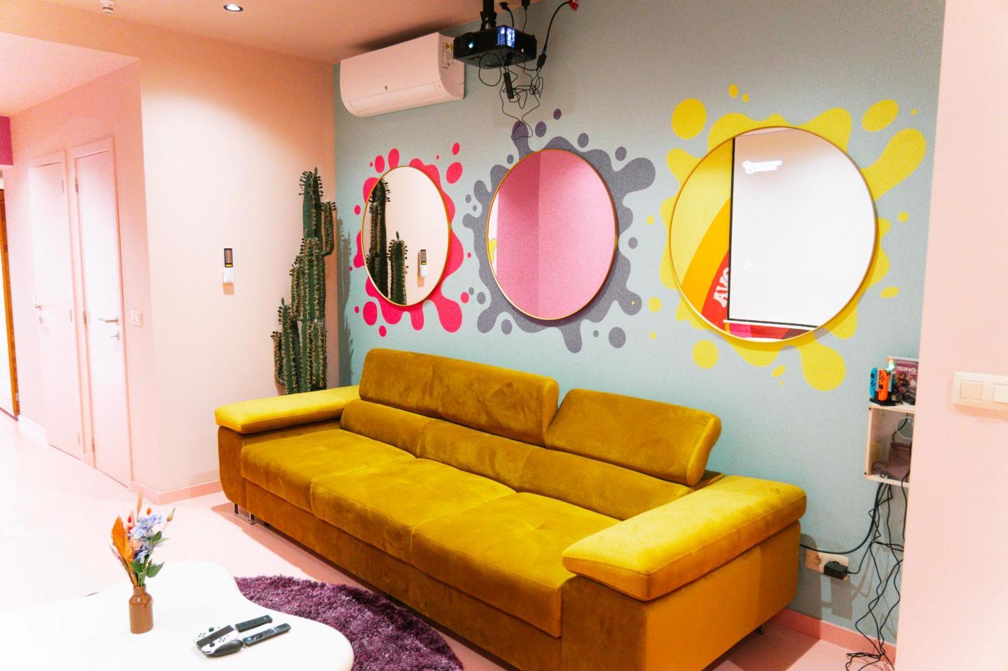 Capsule Girl Power Spa - Balneo - Sauna - Karaoke - Billard - 2 Chambres 沙勒罗瓦 外观 照片